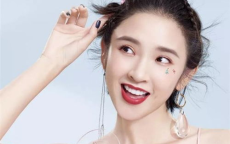 唐艺昕李小冉都被对方的美貌迷住了