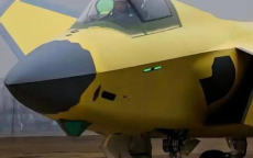 “黄皮”歼-20A亮相：我国隐形战机的最新进展与战略意义