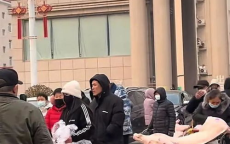 “新春福利大放送：每人11000元红包加半只猪，共庆社区团圆年”