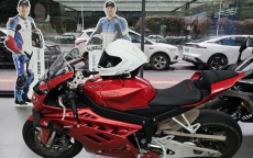 张雪机车：爆单背后的热销传奇