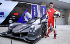 李幼斌演绎传奇：法拉利传奇与意大利炮的岁月流转